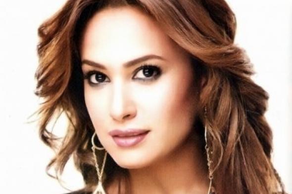 بالصورة : هند صبرى تكشف عن ذكرياتها مع البلياردو