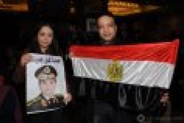بالصور: إدوارد وطارق الشيخ أبرز المطالبين بترشيح السيسي في مؤتمر حملة "كمل جميلك"