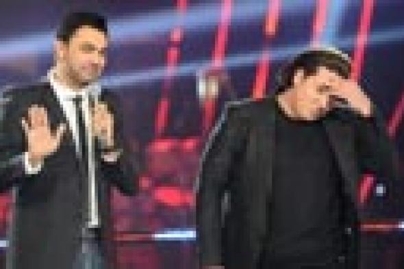 محمود ترابي يستسلم لخطف شيرين له بعد أن هددته "هاديلك بالسماعة على دماغك"