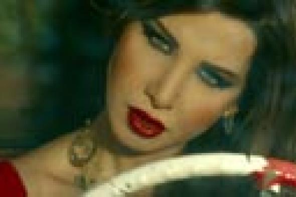 بالصور والفيديو: نانسي عجرم تعود لأجواء "أخاصمك آه" في "ماتيجي هنا"
