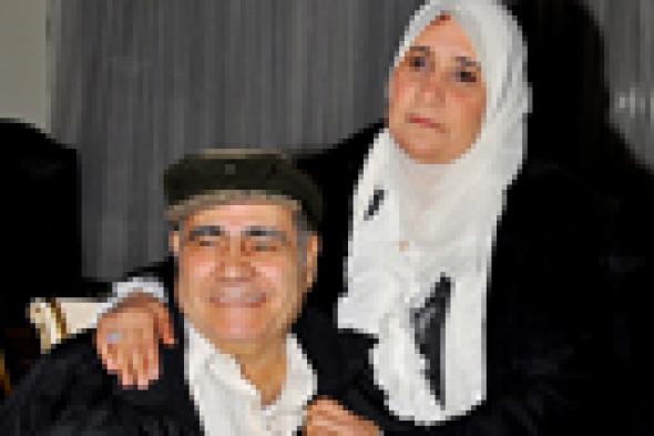 إبنة سيد زيان مستاءة من الإعلام وتؤكد استقرار صحة والدها