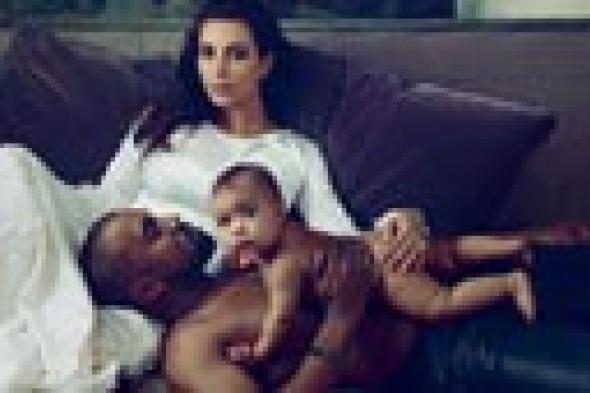 صورة: كيم كارداشيان وكانيى ويست مع طفلتهما في جلسة تصوير لمجلة Vogue