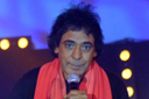 رواد Twitter يهنئون محمد منير على زواجه بطريقتهم بـ"#مبروك_يا_كينج"