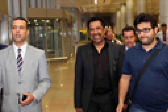 بالصور: وصول الشاب خالد لمصر لإحياء حفل "بورتو كايرو"