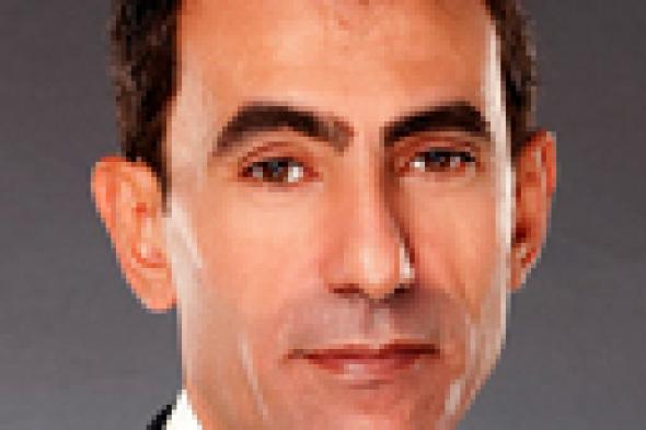 بالفيديو: مواطن ينسحب من أستوديو "ONTV" لرفض يسري فودة المقارنة بين مصابي الثورة وضحايا الجيش