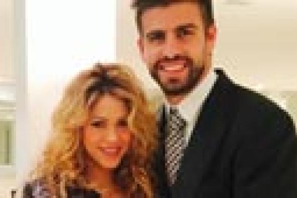 صورة: شاكيرا تكشف معالم حملها