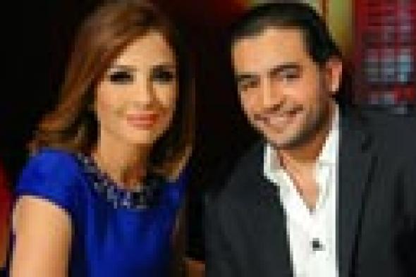 بالفيديو- هاني سلامة يُفاجأ بقُبلة على الهواء.. ويهاجم كثرة برامج المواهب