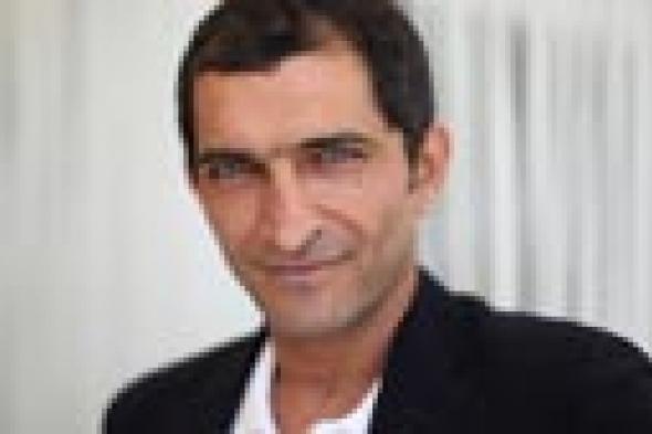 عمرو واكد عن التظاهرات الرافضة لبراءة مبارك: بعودة الأيام