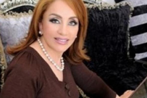 الكويت.. أحلام مستغانمي في قلب العاصفة بسبب "عباءة"