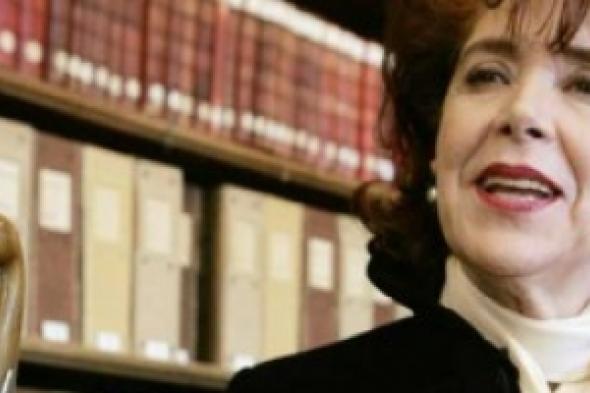رحيل الأديبة الجزائرية آسيا جبار كاتبة «المقاومة» و»محامية النساء»