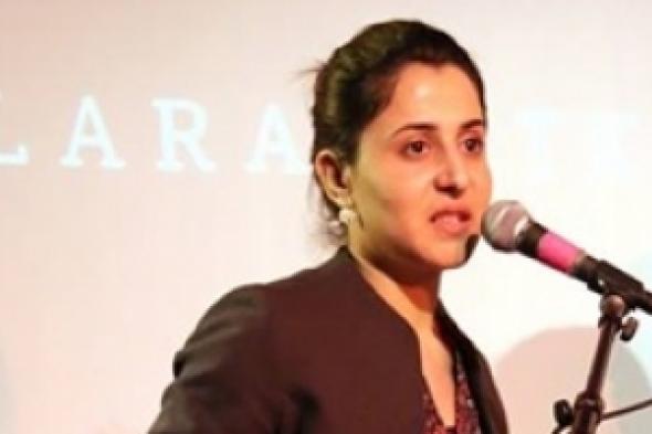 فوز الصحفية الكردية الإيزيدية الشابة نارين خلف شمو بجائزة كلارا تستكن الدولية بعرضها مأساة الإيزيديين بالعراق