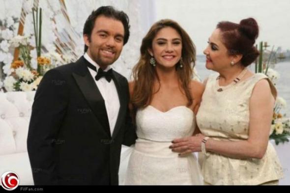 بالصور- ميريت بثلاثة فساتين أفراح.. أيهما تفضل؟