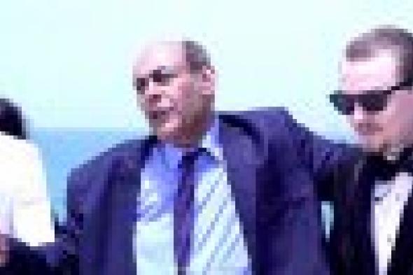 بالفيديو: أحمد بدير يقابل مقلب "رامز واكل الجو" بهدوء