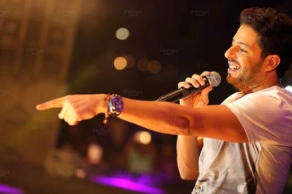 بالصور- محمد حماقي يحيي حفله لعيد الفطر في "موسى كوست" بحضور الآلاف من معجبيه