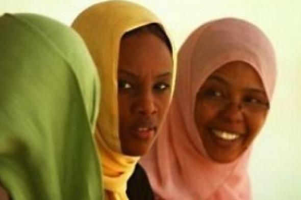 "مهيرة السودان".. سياسية تكبلها القيود