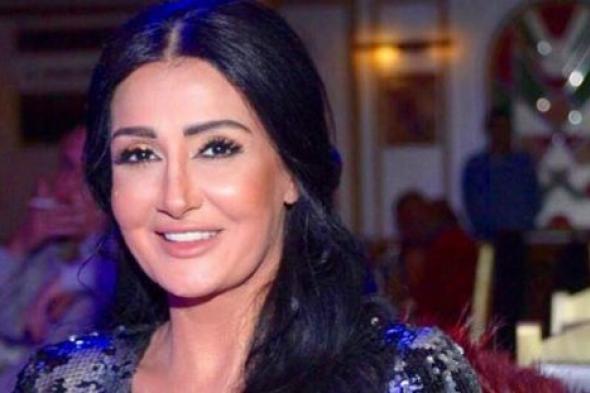 #شرطة_الموضة- غادة عبد الرازق بفستان بألوان شجرة الكريسماس في الحلقة الأخيرة من Arab Casting