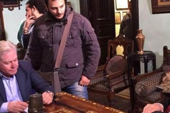 بالصور- حسين فهمي يقدم برنامجًا جديدا على قناة "الغد العربي"