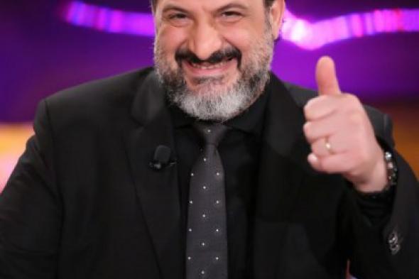 بالفيديو.. خالد الصاوي لا يجيب على الاتصالات الهاتفية بأمر الطبيب