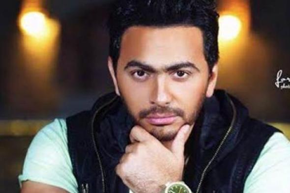 ​صورة- تامر حسني يُسلم ماستر ألبومه الجديد "عمري ابتدى"
