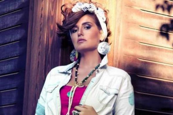 بالفيديو- هنا شيحة تتحول إلى نحله مع ابنها
