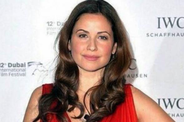 ​ريا أبي راشد تخفي وزنها الزائد في أول ظهور إعلامي بعد انجابها..  تلتقي بنجوم Suicide Squad