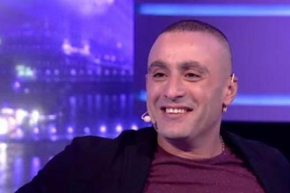 ظهور نادر لأحمد السقا مع زوجته وأبنائه