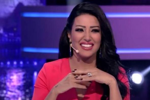 بالصور- هاني محروس يحتفل بعيد ميلاد سمية الخشاب