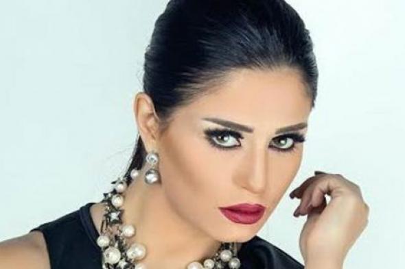 صورة- منة فضالي تنشر صورتها مع شقيقها لأول مرة
