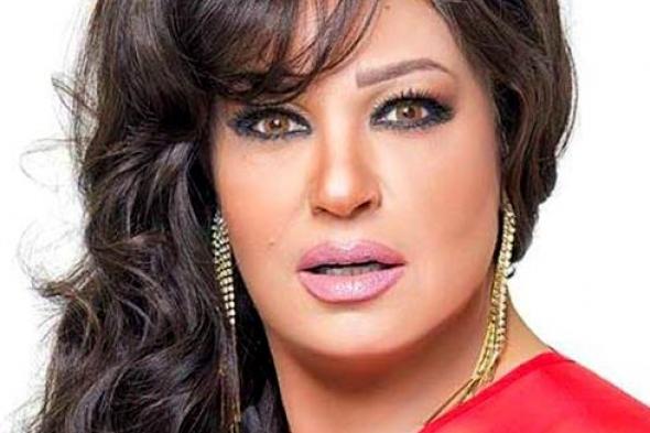 فيفي عبده تطلب الدعاء من جمهورها لمرورها بوعكة صحية