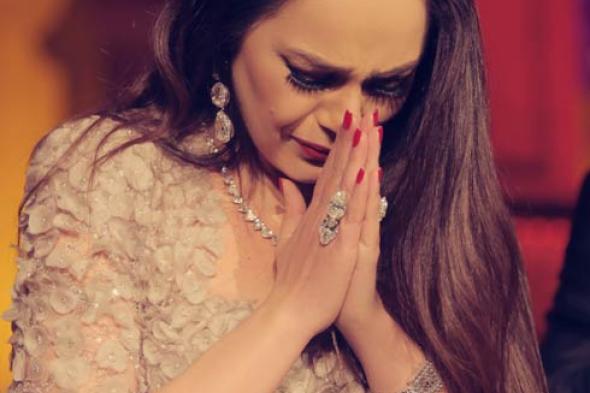بالصور- شيريهان تنعي وفاة المختصة بملابسها: يا من أمنتك أمي عليا رحمة الله عليكِ