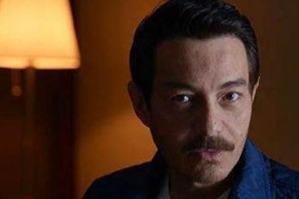 أبرز 9 تصريحات لأحمد زاهر في "عيش الليلة": أول مشاهدي كان في "ذئاب الجبل" ودهنوني أسود.. وسأعامل من يتقدم لبناتي مثل عادل إمام في "عريس من جهة أمنية"