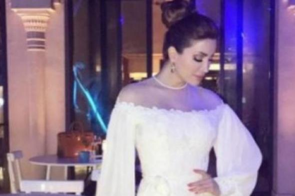 بالفيديو- نسرين طافش ترقص في عيد ميلادها على أنغام عمرو دياب