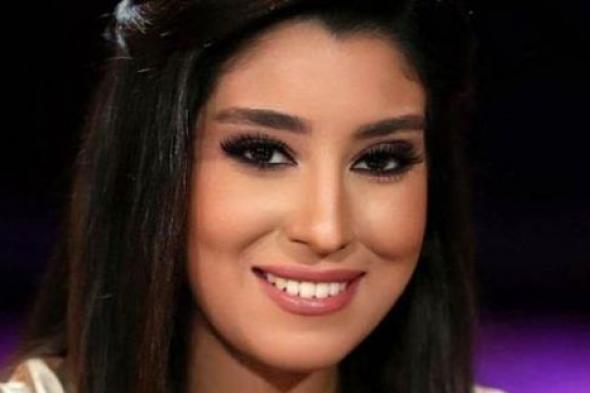 آيتن عامر: هو أنا كل يوم هشتم حد من الزملاء بسبب نيللي كريم!