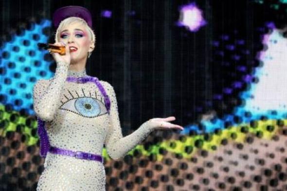 كاتي بيري تقدم حفل توزيع جوائز  MTV للأغاني المصورة .. هكذا أعلنت الخبر