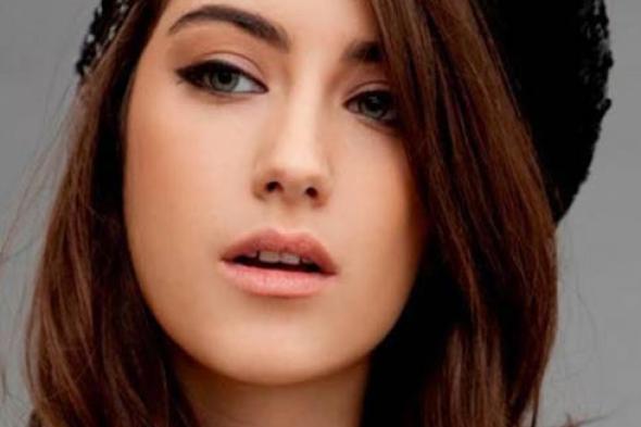 هازال كايا تعود بمسلسل جديد مأخوذ عن مسلسل أمريكي.. هكذا عقَبت بطلة النسخة الأصلية عليه
