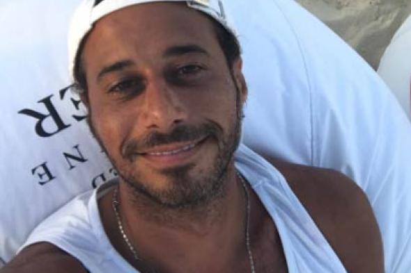 صورة - أحمد السعدني يجد الشبيه التاسع له.. تعليق ساخر منه