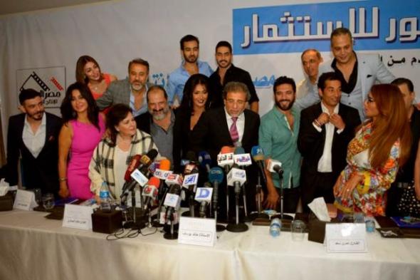 5 مواقف طريفة بمؤتمر فيلم "كارما"- زينة تصل فندق آخر .. وخالد يوسف يوصف جمال بخيت بديجول