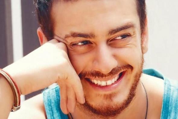 بالفيديو.. لورا بريول تعرض للمرة الأولى آثار اعتداء سعد لمجرد عليها بقضية الإغتصاب