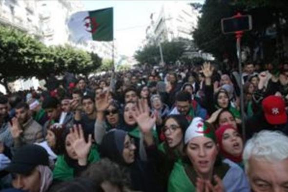 الأدنى بتاريخ البلاد على الإطلاق.. هذه نسبة التصويت بالانتخابات الجزائرية #الجزائر 
#lebanon24
  via @Lebanon24
