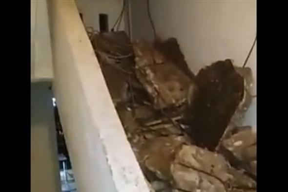 انهيار سقف سُلّم أحد المباني في القبة - طرابلس (فيديو) 
#لبنان
#lebanon24
 via @Lebanon24