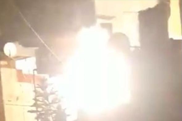 احتكاك يشعل عاموداً كهربائياً في فردان (فيديو)
#lebanon24

  via @Lebanon24