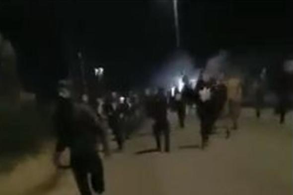 توتر أمام معمل دير عمار.. إشكال بين المتظاهرين والجيش وسقوط جرحى 
#lebanon24

 via @Lebanon24