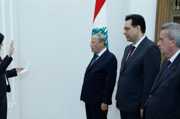 الحكومة تُجبَر على المساكنة مع الحاكم.. و #الدولار يحرقها! 
#lebanon24 
 via @Lebanon24