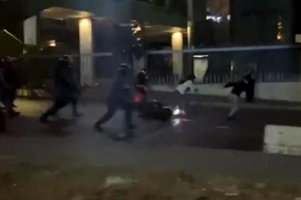 قفز عن دراجته وفرّ هارباً.. القوى الأمنية تلاحق أحد المواطنين تحت "الرينغ" (فيديو) 

#lebanon24

 via @Lebanon24
