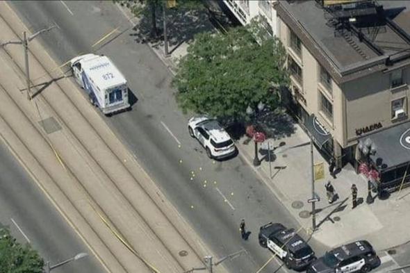 وسائل إعلام: مقتل شخص على الأقل في إطلاق نار وسط تورونتو 
#lebanon24
 via @Lebanon24