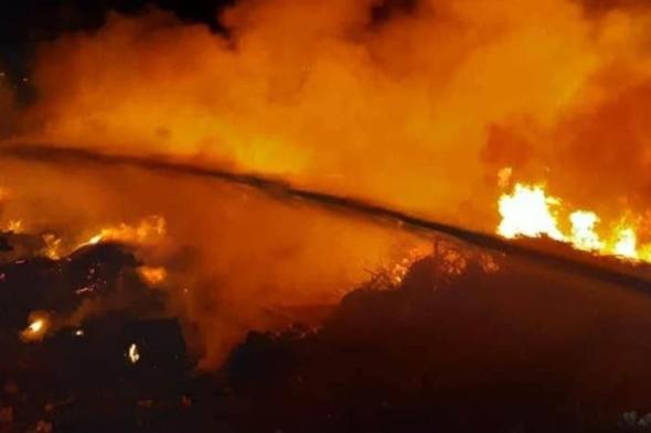 فرق الدفاع المدني تحاصر نيران الحريق بالقرب من معمل النفايات بصيدا 

#lebanon24

 via @Lebanon24