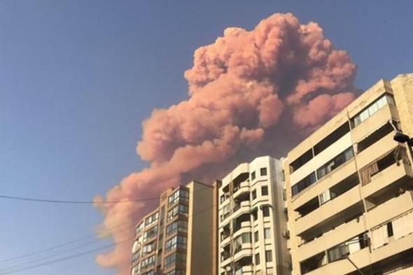 إنفجار عنيف عند مدخل بيت الوسط يهزّ بيروت.. هذا ما حصل 

#lebanon24

 via @Lebanon24