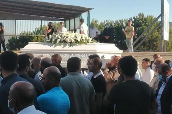كفرذبيان تودّع الشهيد جو عقيقي في مأتم مهيب 

#lebanon24

 via @Lebanon24