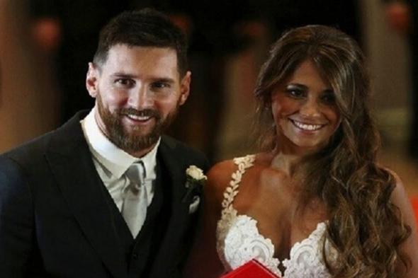 زوجة ميسي تتفاعل مع تغريدة زوجة فابريغاس حول انفجار لبنان (صورة)  via @Lebanon24 
#lebanon24