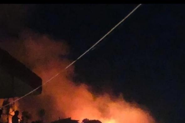 النيران تقترب من المنازل في إيزال (صورة) 
#lebanon24 
 via @Lebanon24